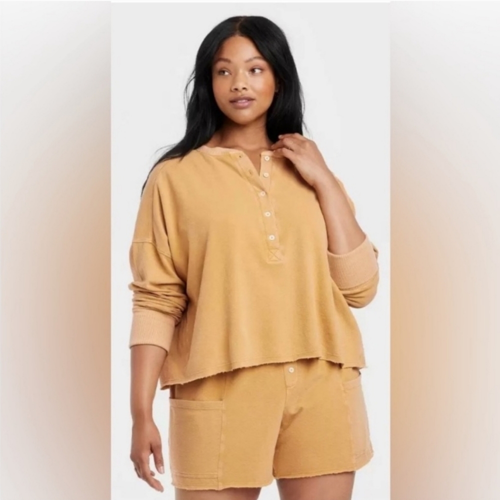 Universal Threads Henley